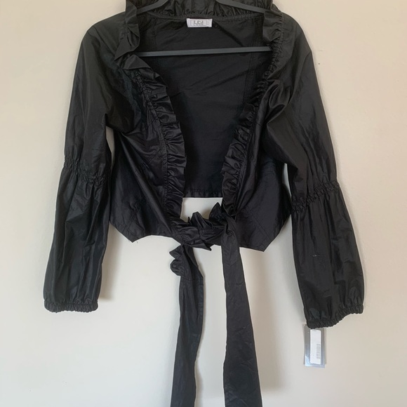 Wrap design top w/ruffles - Picture 2 of 2